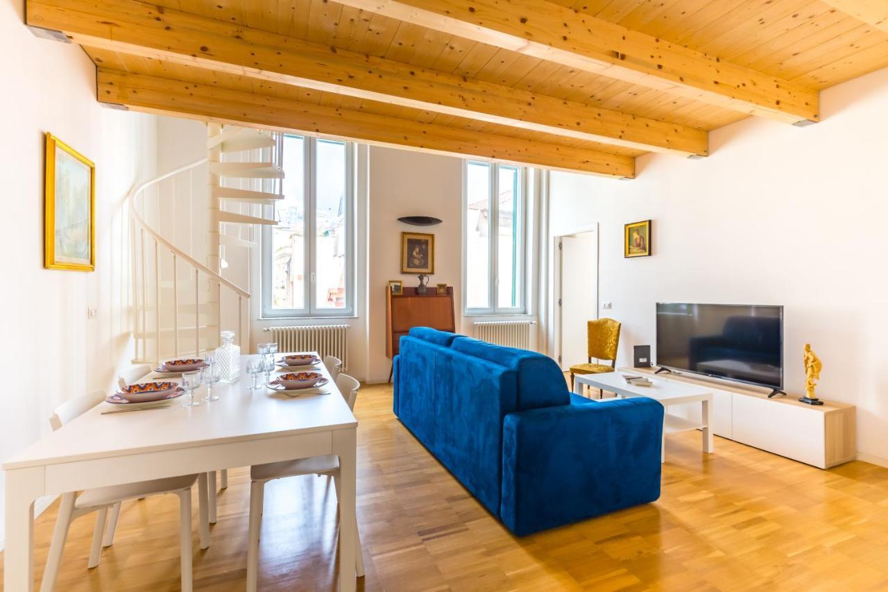 Nova Stylish House In Center By Napoliapartments エクステリア 写真